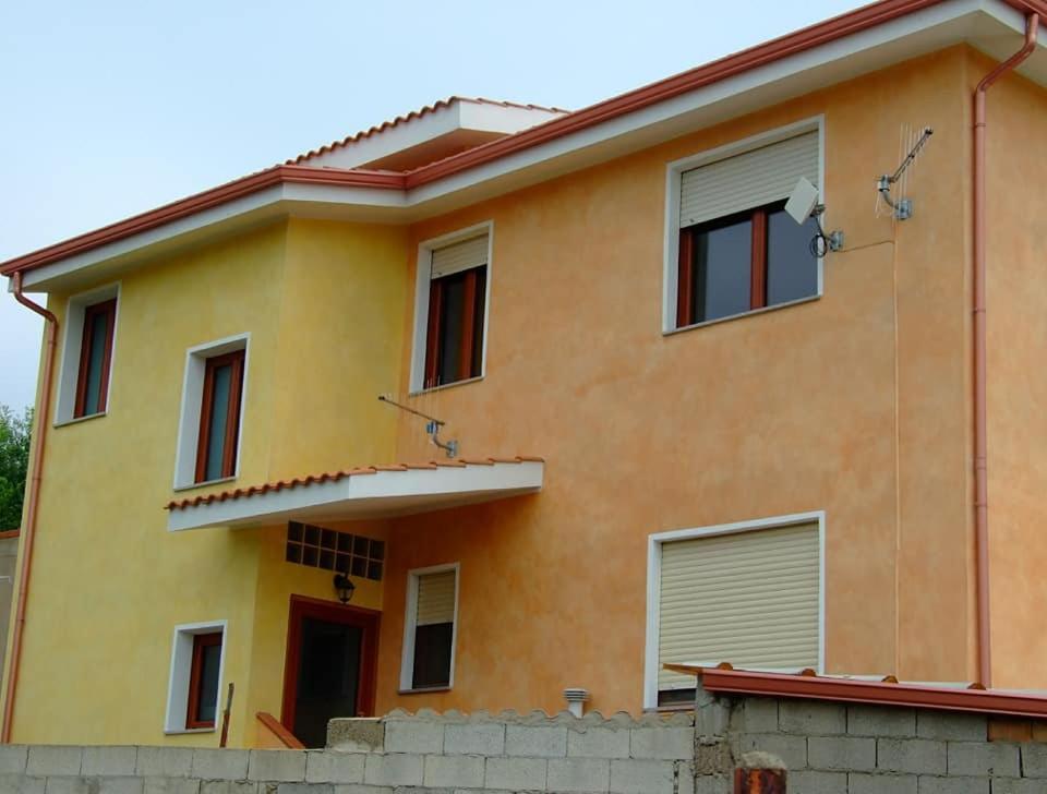 B&B Il Rifugio del Lupo Paringianu Esterno foto